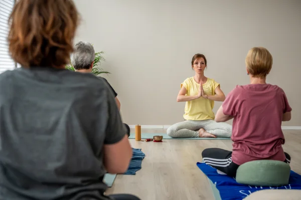 Yoga in Heerlen bij het Vitaliteitshuis: kracht, rust en balans voor iedereen